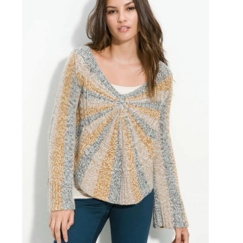 Free People
Pinwheel Sunburst Sweater
Size Medium - Picture 2 of 8